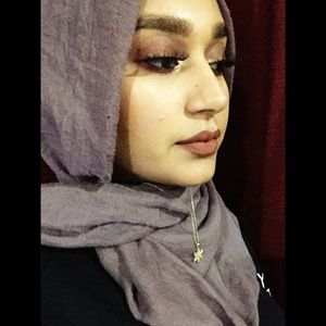 Meet your Posher, Aisha